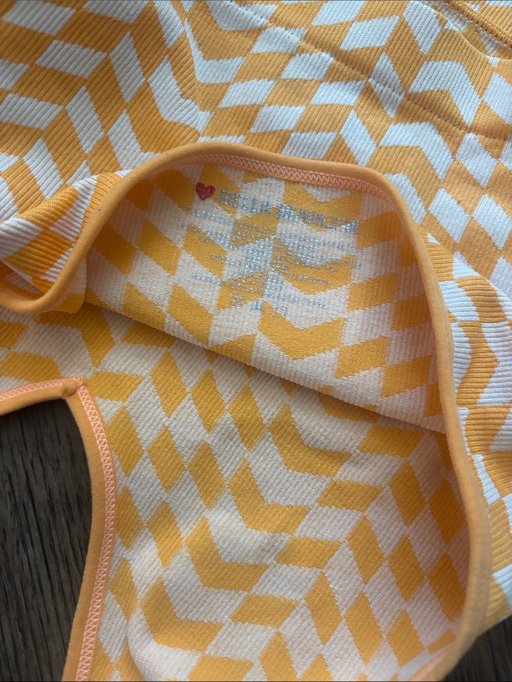 Bella Seamless Yellow White Chevron Halter Crop Tank Top Size M Ribbed Knit - Picture 4 of 5